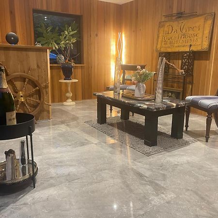 Da Vinci Guest House & Guest Parking, A Real Gem クローリー エクステリア 写真