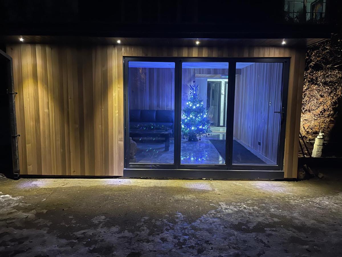 Da Vinci Guest House & Guest Parking, A Real Gem クローリー エクステリア 写真