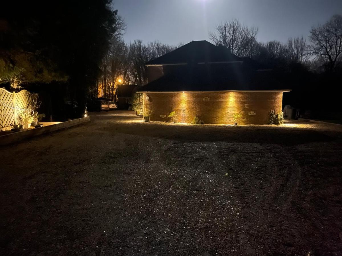 Da Vinci Guest House & Guest Parking, A Real Gem クローリー エクステリア 写真