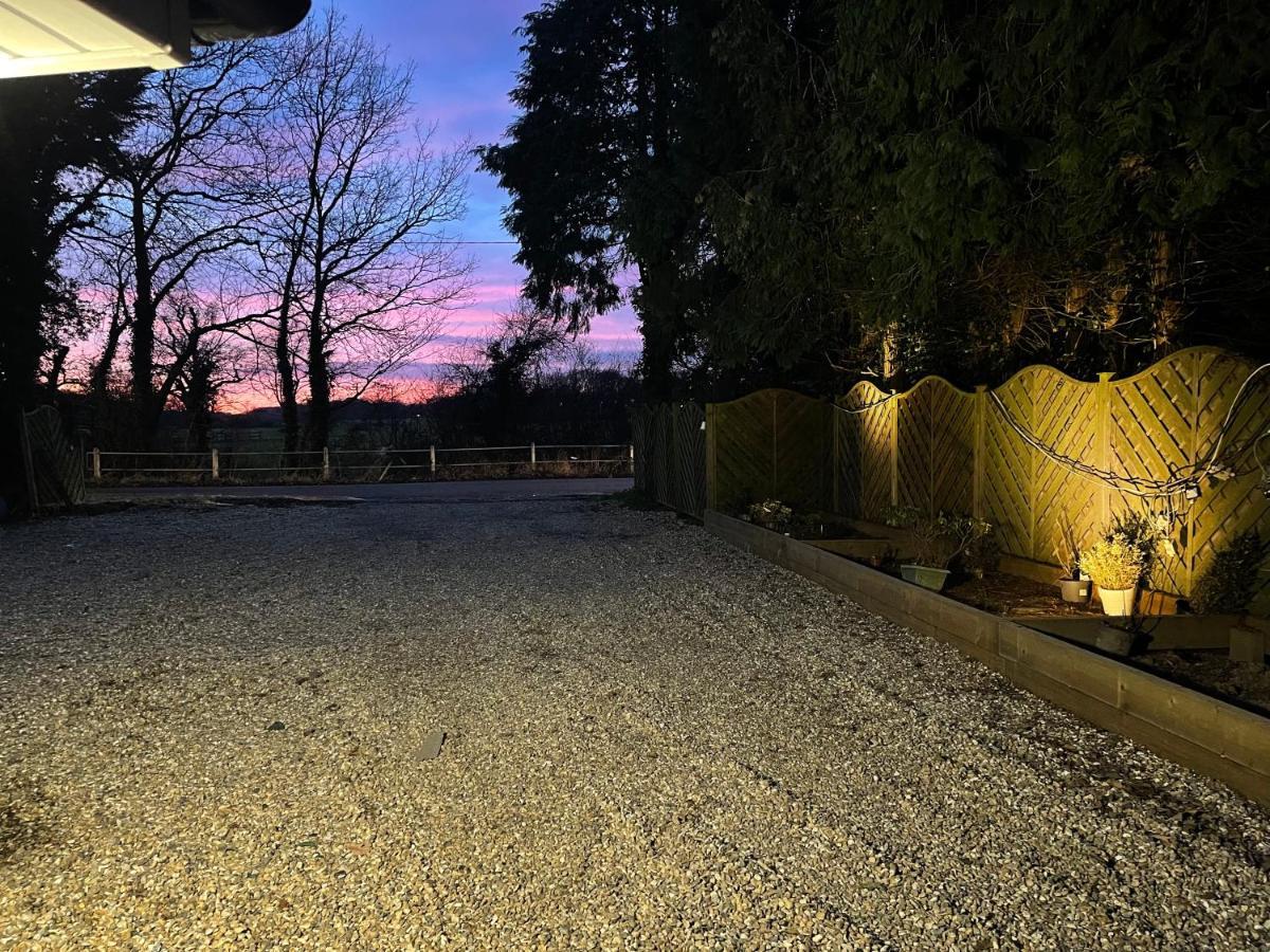 Da Vinci Guest House & Guest Parking, A Real Gem クローリー エクステリア 写真